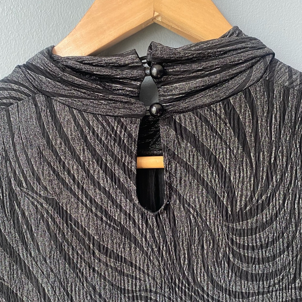 Suzy Shier Grey Black Swirl Print High-Neck Top - Picture 6 of 9